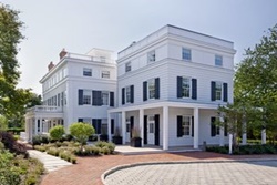 dog friendly hotel in the hamptons